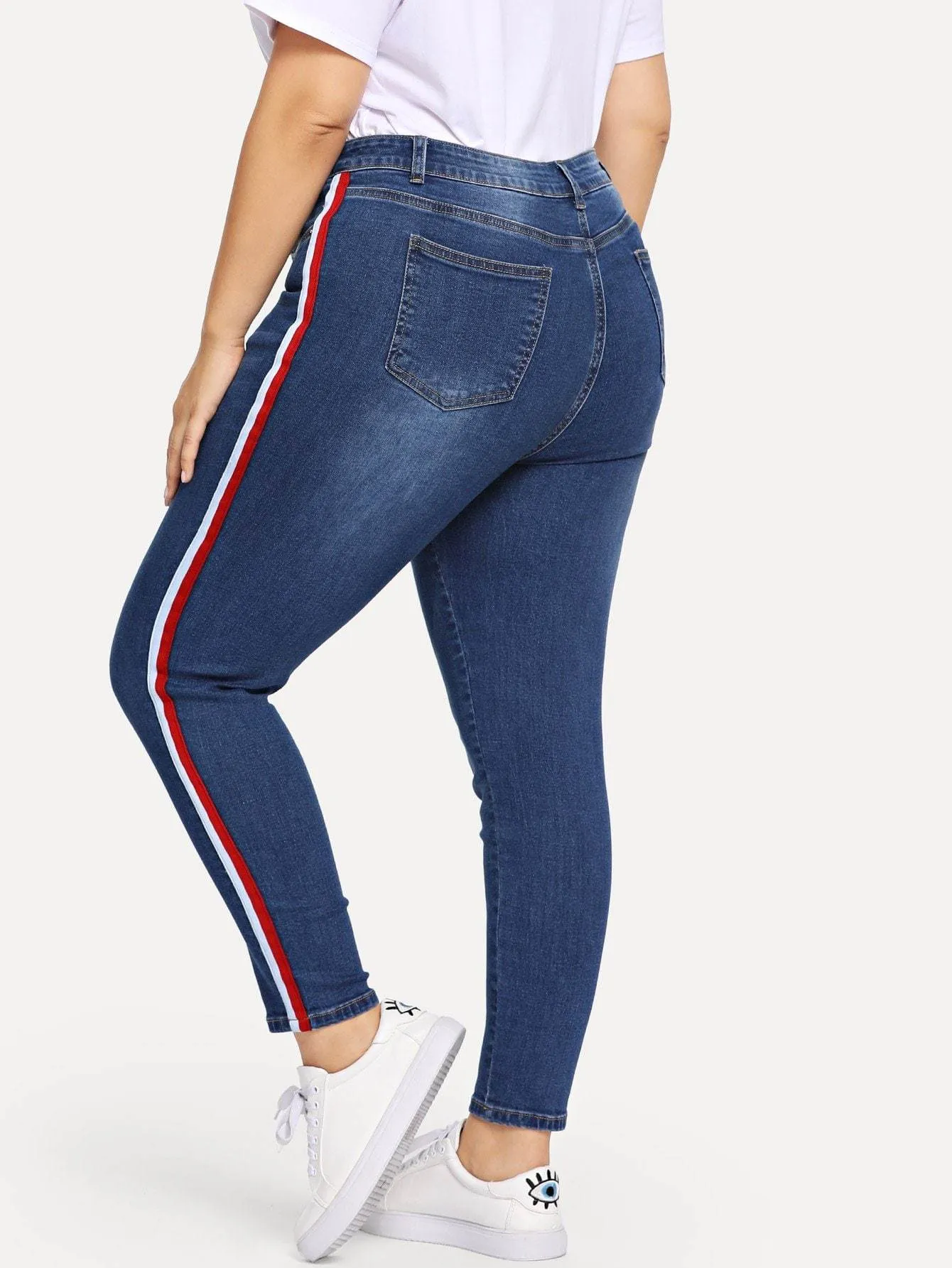 SHEIN Plus Contrast Tape Side Bleach Wash Jeans